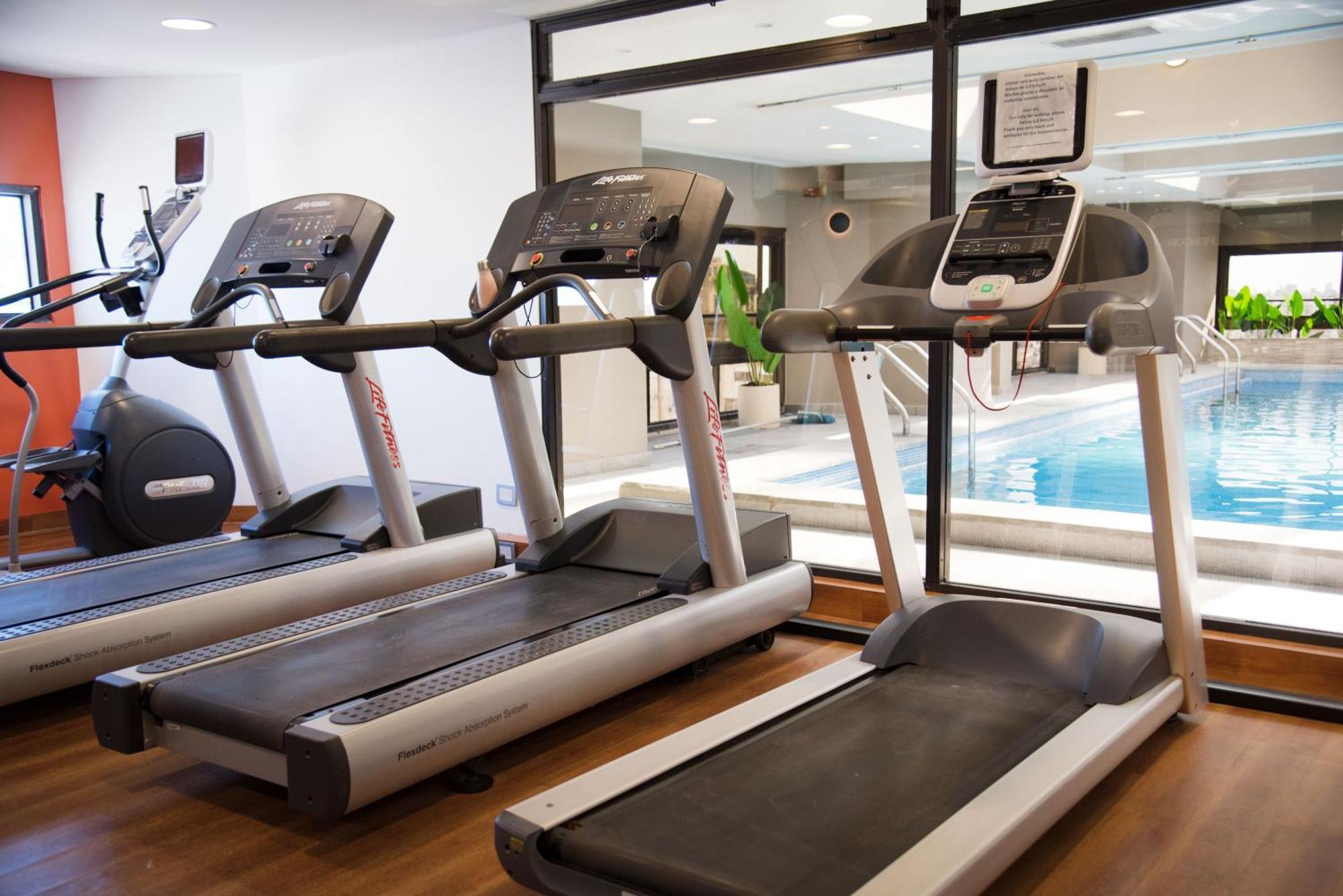 Libertador Hotel บัวโนสไอเรส ภายนอก รูปภาพ Treadmills