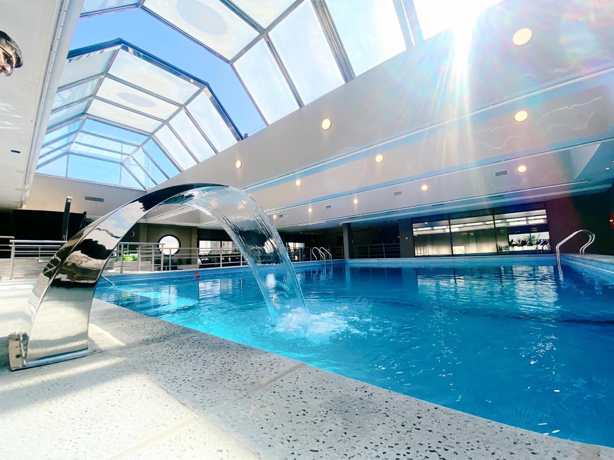 Libertador Hotel บัวโนสไอเรส ภายนอก รูปภาพ The swimming pool at the hotel