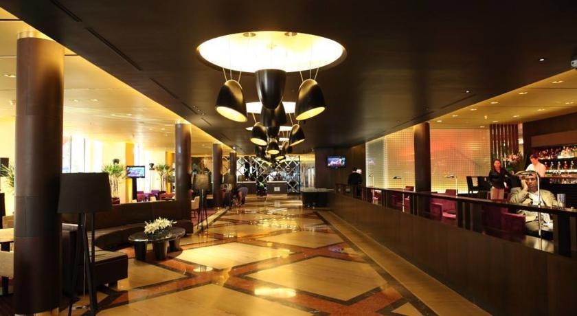 Libertador Hotel บัวโนสไอเรส ภายนอก รูปภาพ The lobby of the MGM Grand