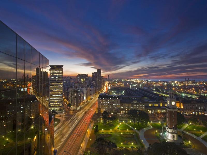 Libertador Hotel บัวโนสไอเรส ภายนอก รูปภาพ View of the city from the hotel